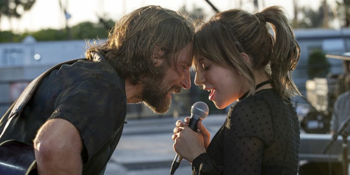 Bradley Cooper und Lady Gaga singen zusammen in dem Film A Star is born