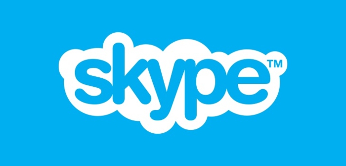das Logo von Skype, blauer Hintergrund, weiße Umgebung von blauen Buchstaben