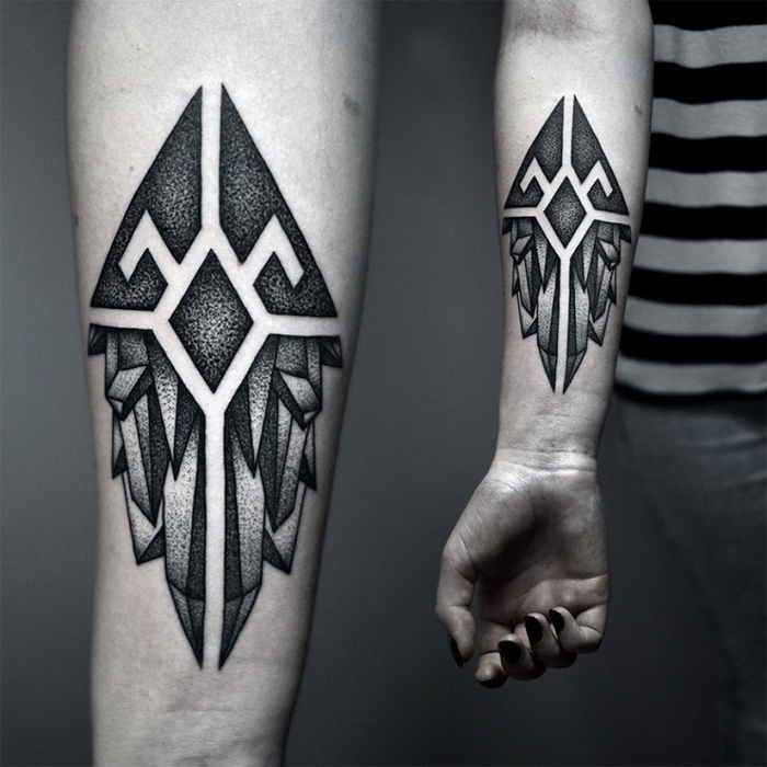 tattoo arten mit tiefer bedeutung, geometrische designs zum entlehnen, kristalle von oben nach unten gestaltet