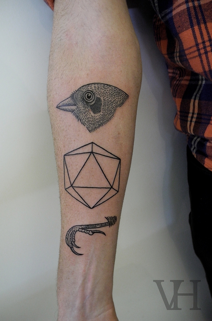 tattoo kompass für menschen, die sich wie vögel fühlen, aber etwas brauchen, das ihnen erinnert wo sie heim kommen können