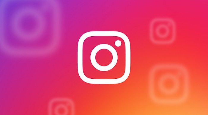 der kleine weiße logo von dem sozialen plattform instagram mit einer kleinen weißen kamera