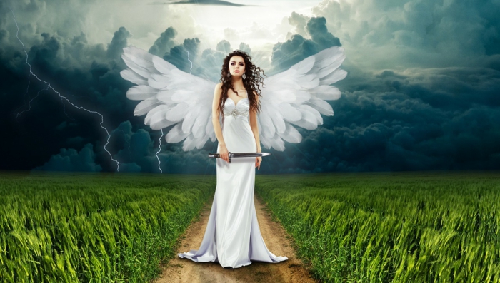 ein Engel mit weißen Flügeln und ein Dolch als Schwert, ein Mädchen mit weißem Kleid, auf einer Wiese, Kunst Bilder