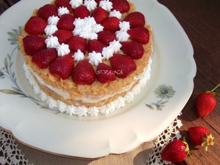 joghurette torte selber machen, weiße creme mit erdbeeren und schoko füllung, ideen diy rezepte