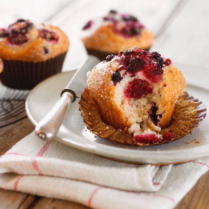 muffins für kinder, gesundes rezept mit himbeeren, cupcakes mit früchten, einfach und schnell
