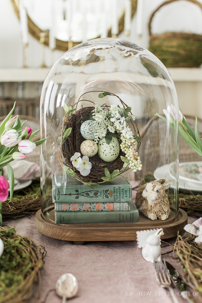 Tischdeko zu Ostern, Ostereier in Nest und Mini Bücher in Glas, Deko in Vintage Stil 
