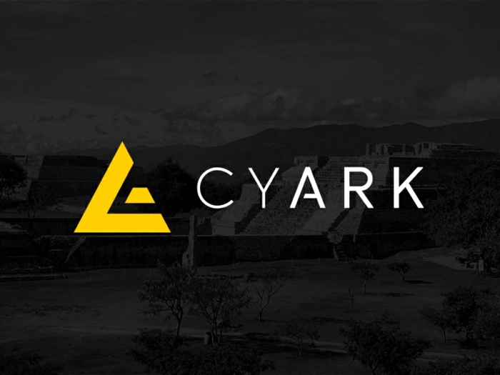CyArk Organisation ein Foto vom Weltkulturerbe im Hintergrund, das Logo der Organisation