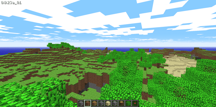 blauer himmel mit weißen wolken, die alte ur-version des spiels minecraft. meer und bäume mit grünen blättern