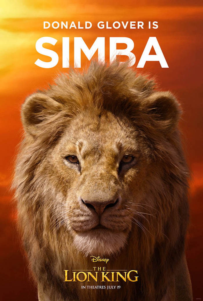 the lion king film, ein poster mit dem löwe simba mit gelben augen und einer dichten mähne, sonnenuntergang 