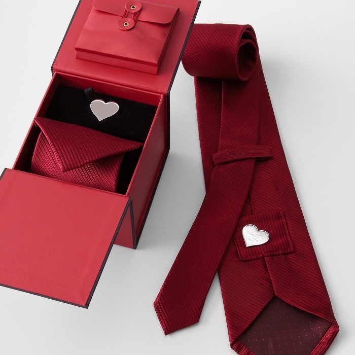 geschenke für männer zum geburtstag, was kann ich meinem freund, rote krawatte mit herz