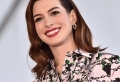 Anne Hathaway ist wieder schwanger: Die Schauspielerin zeigt sich mit Babybauch