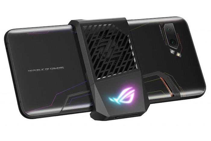 ein handy mmit dualkamera, das schwarze große smartphone namens Asus ROG Phone 2 mit einem system für kühlung 
