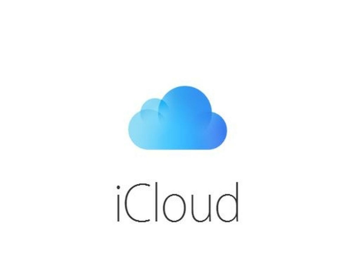 eine blaue Wolke auf weißem Himmel mit der Aufschrift iCloud, das Logo von iCloud