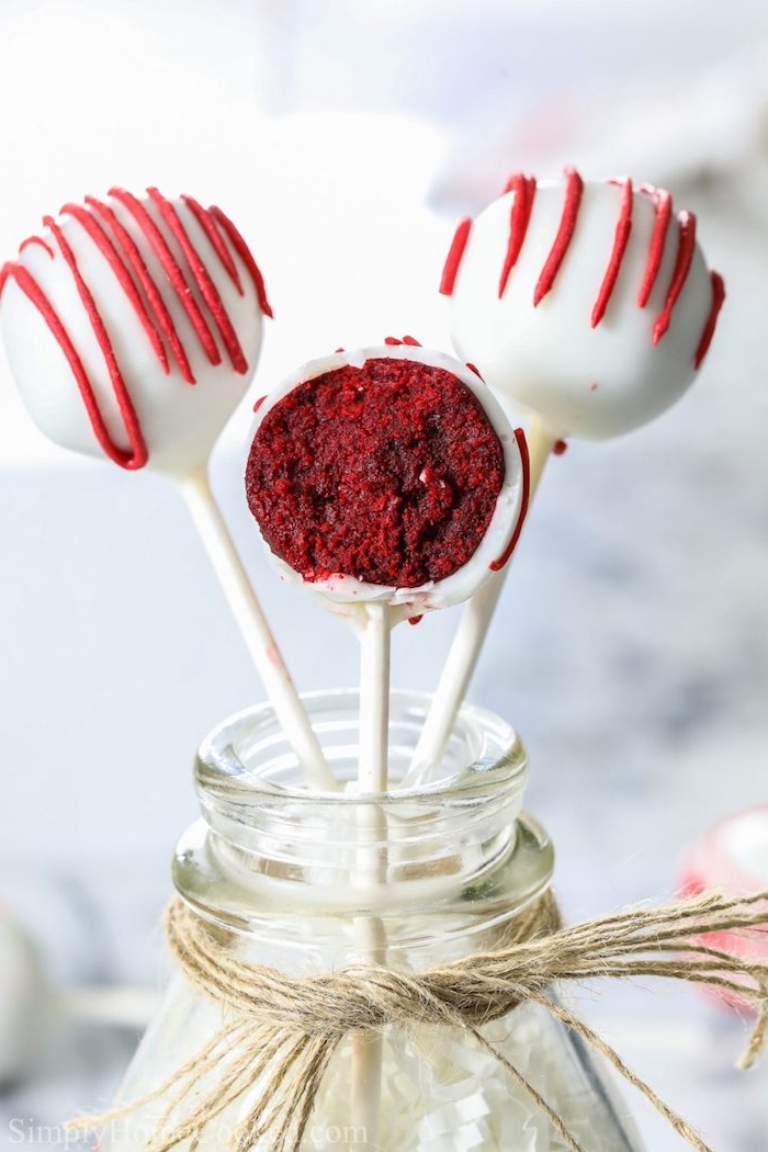 Red Velvet Cake Pops selber machen, mit Schokoladenglasur, Fingerfood für Party 