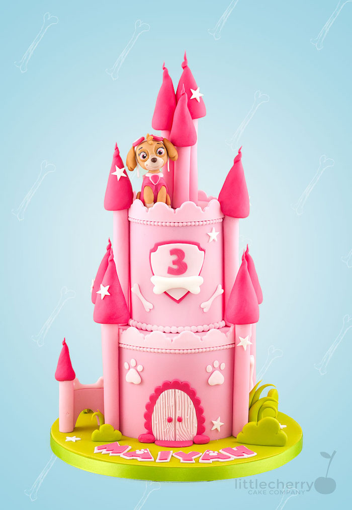 Paw Patrol Kindergeburtstagstorte mit Skye, rosa Schloss mit Türmen, Fondant Torte zweistöckig 