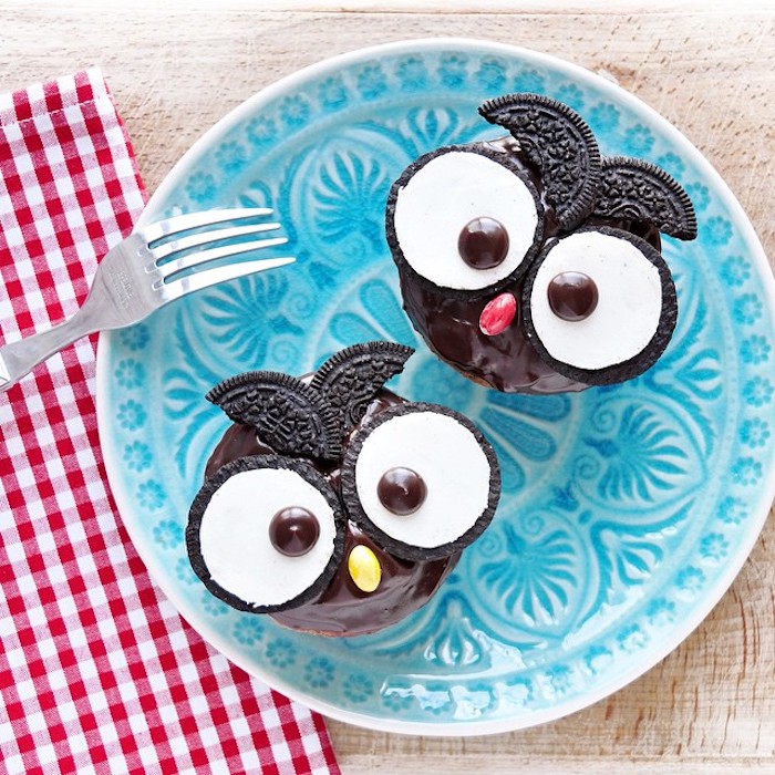 Uhu Cupcakes mit Oreo Keksen für Augen, Fingerfood Idee für Kindergeburtstag 