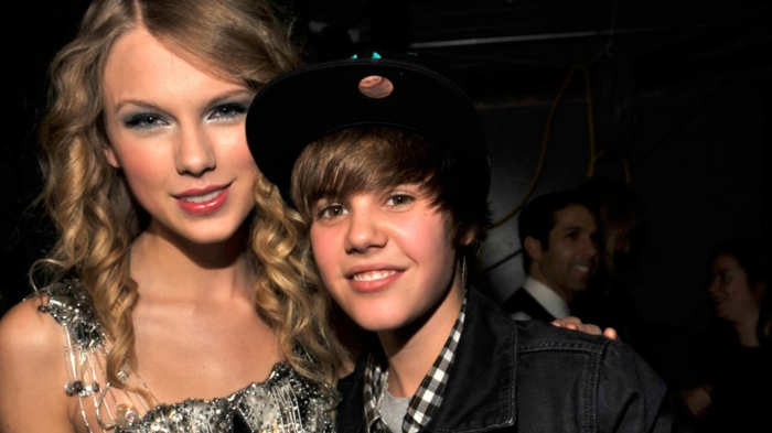 Justin Bieber und Taylor Swift, als sie noch jünger waren, ein Foto bei der Entschuldigung