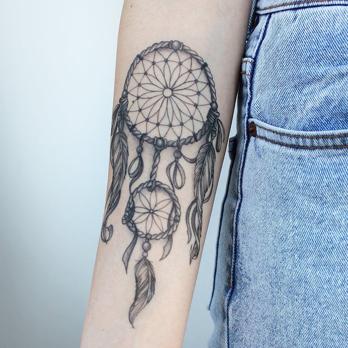 Großes Traumfänger Tattoo am Unterarm, Tattoos mit Bedeutung, Tattoos für Frauen 