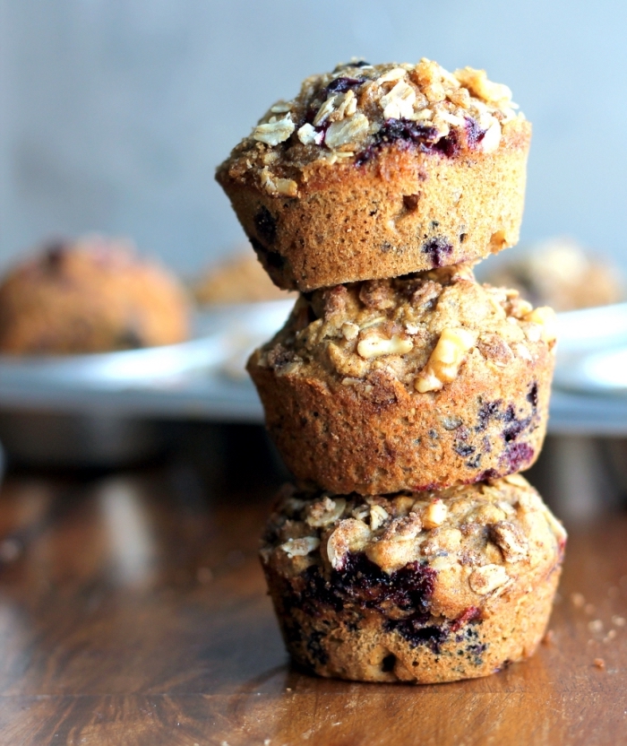 gesunde muffins mit haferflocken und blaubeeren, fingerfood rezepte einfach, muffinsrezept
