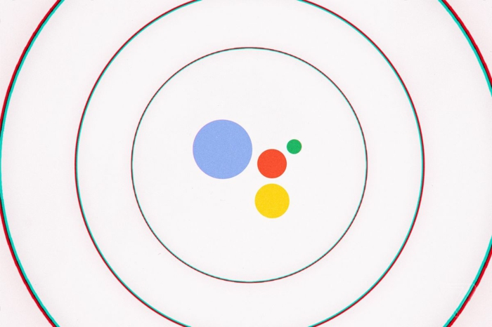 das Zeichen von Google Assistant, Google Assistant liest mit einem gewältigen Klang