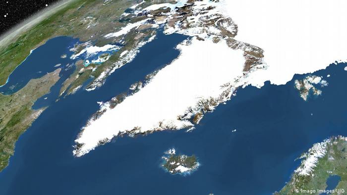 Grönland ist von Eis bedeckt, die Insel befindet sich in der Nähe von dem Nordpol