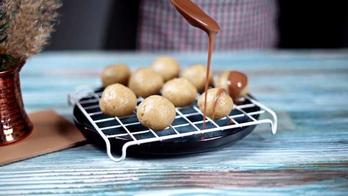 marzipankugeln selber machen schritt für schritt zubereitung marzipanbällchen gesund
