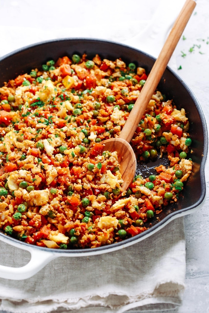 vegetarische rezepte schnell, quinoa mit paprikas und grünen bohnen, mittagessen einfach