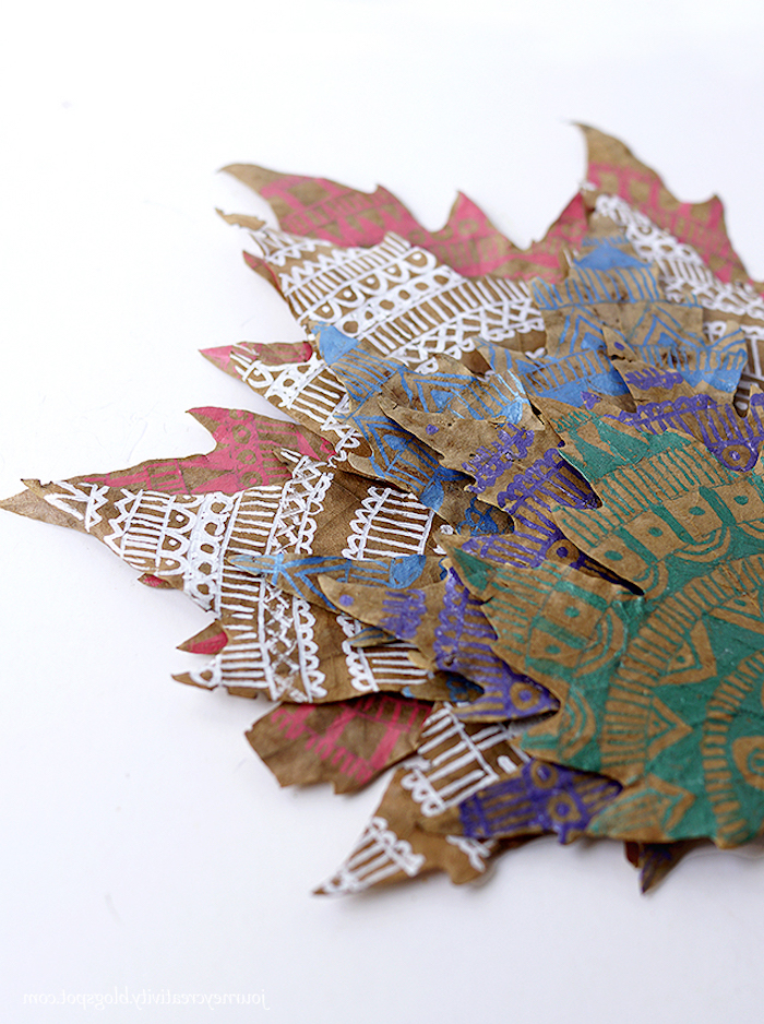 Mandala Herbstblätter selber machen, Blätter bunt dekorieren, herbstliche Deko basteln 