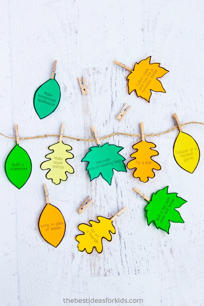Girlande mit bunten Herbstblättern aus Papier selber machen, Herbstblätter mit Herausforderungen 