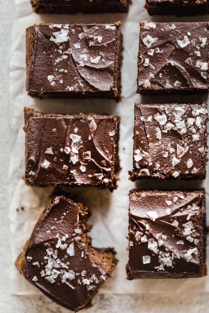 brownies rezept einfach und schnell, kuchen mit schokolade, kokos und nüssen