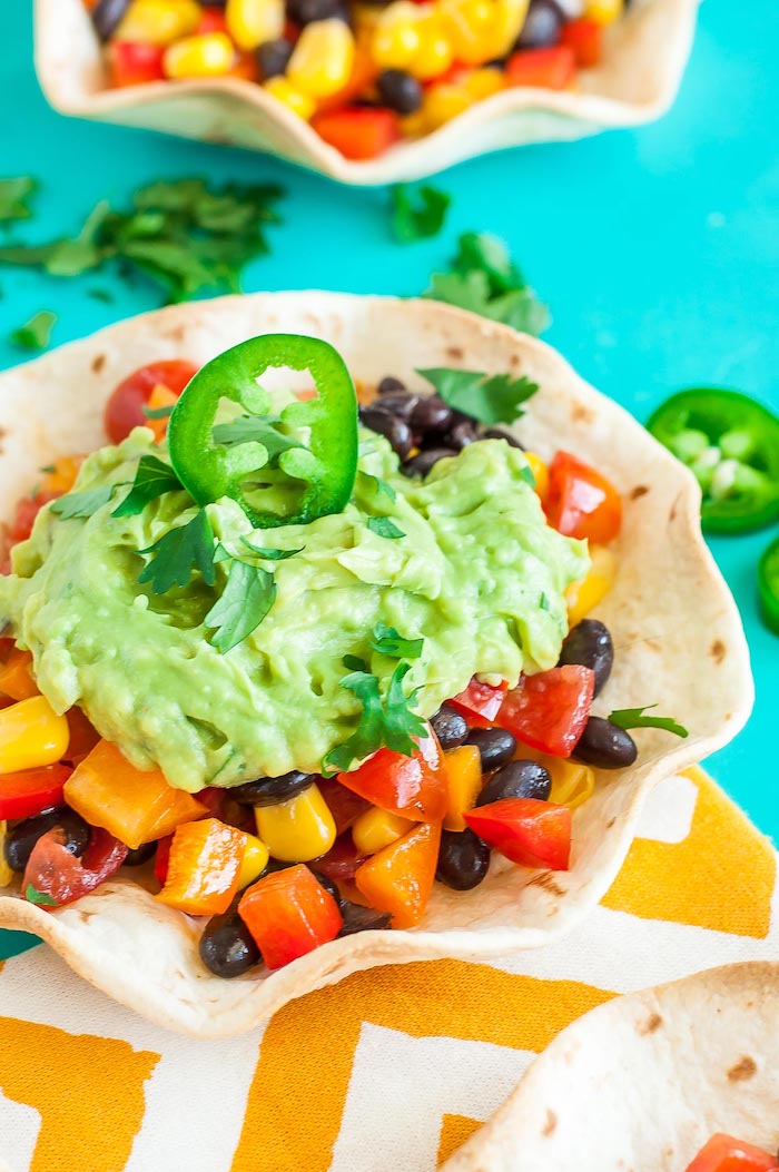Schnelle und einfache Rezepte für vegetarische Party Snacks, Tacos mit Guacamole 