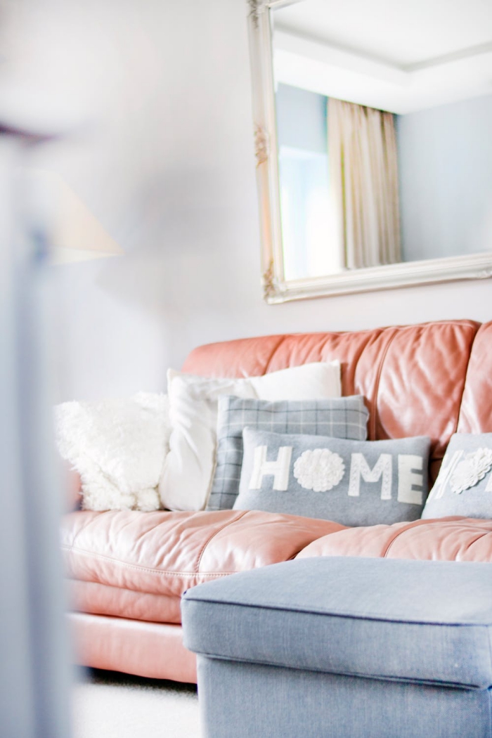 cozy deko für whnzimmer, wohnzimmerdeko in grau und rosegold, gemütliche wohnungsdeko