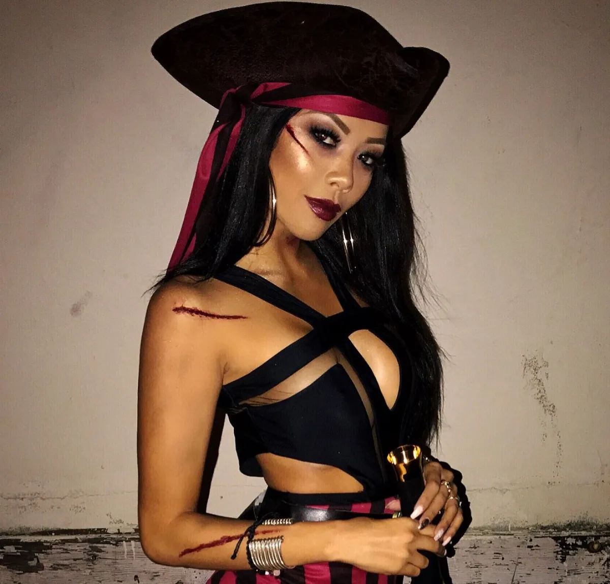 piratin look für halloween make up und kostüm