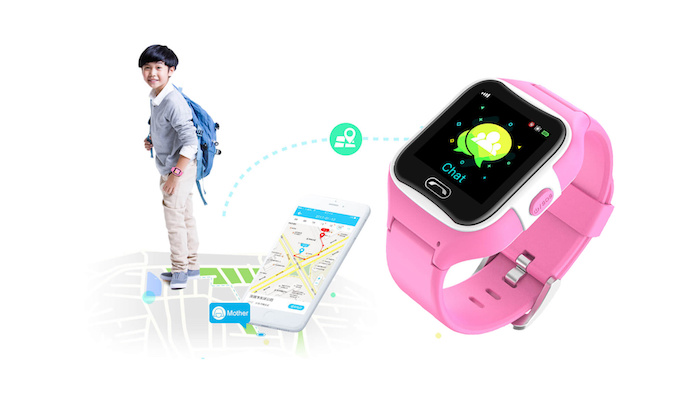eine große roasfarbene uhr für kinder mit einem schwarzen display, die smartwatch Sma-Watch-M2, ein weißes smartphone und ein kind 