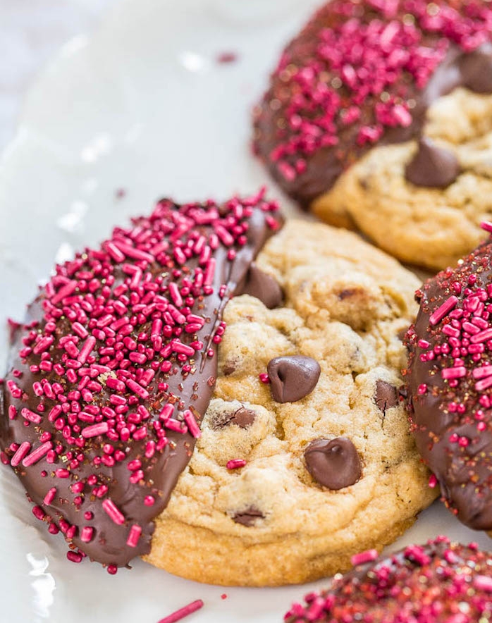 kekse bakcen, rezept für weiche cookies mit schokolade und streuseln, party essen ideen