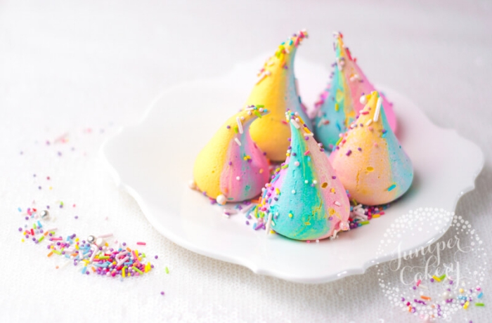 regenbogen meringuen selber machen, rezepte für kinderparty, kochen für kleinkinder
