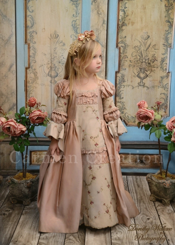 Prinzessin Kostüm für Karneval, Kleid in blasspink mit Rosen, Blumenkranz mit Rosen, Faschingskostüme Mädchen