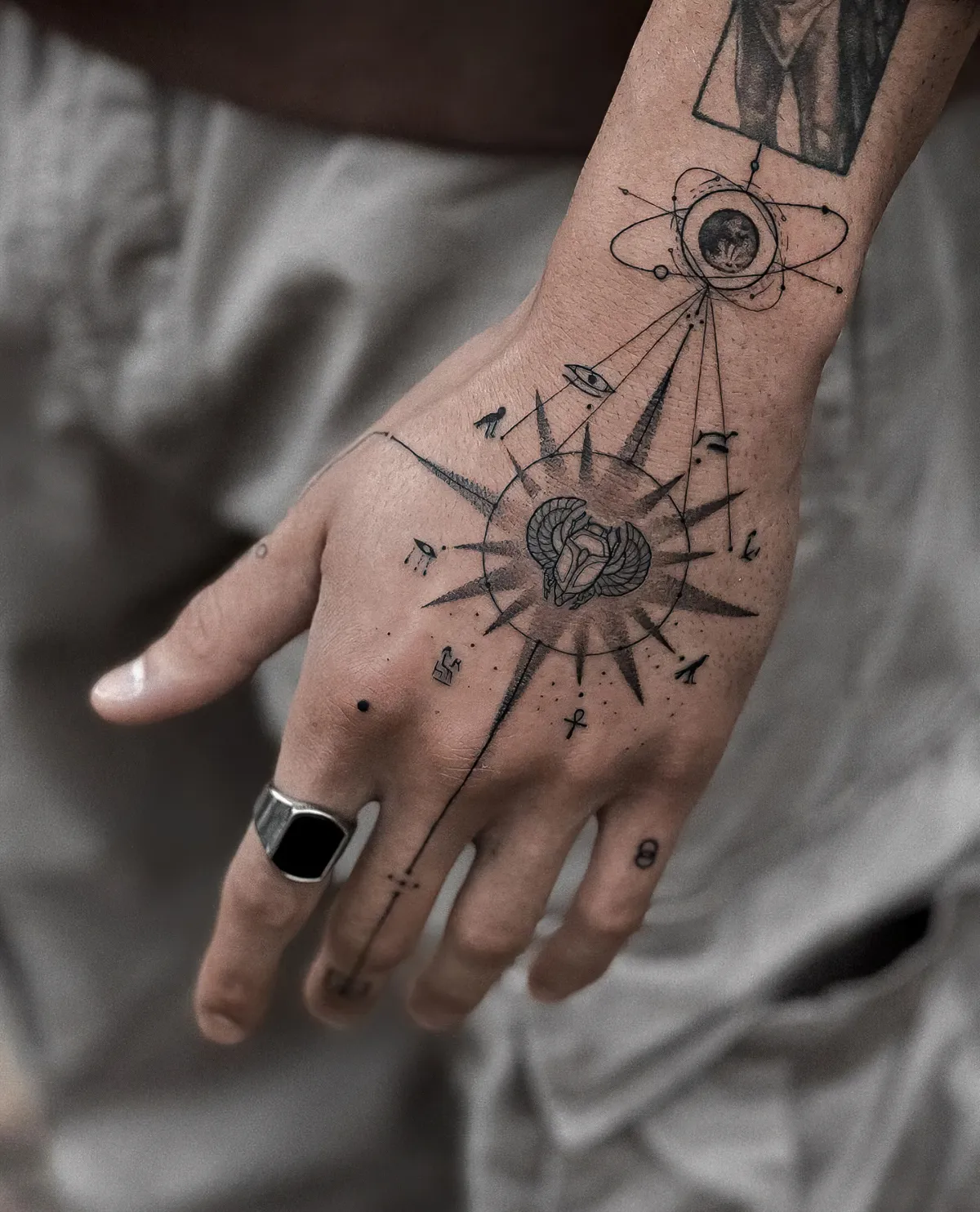 tattoos für männer ideen hand tattoo finger tattoos