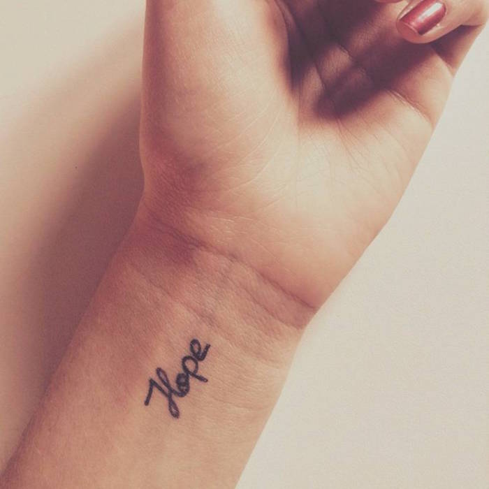 Minimalistische Tattoos, Hope Tattoo am Handgelenk, Hoffnung Tattoo 