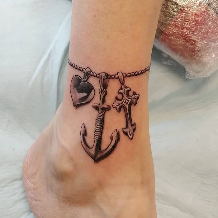Fußkette Tattoo am Knöchel, Herz Anker und Kreuz Tattoo für Frauen 