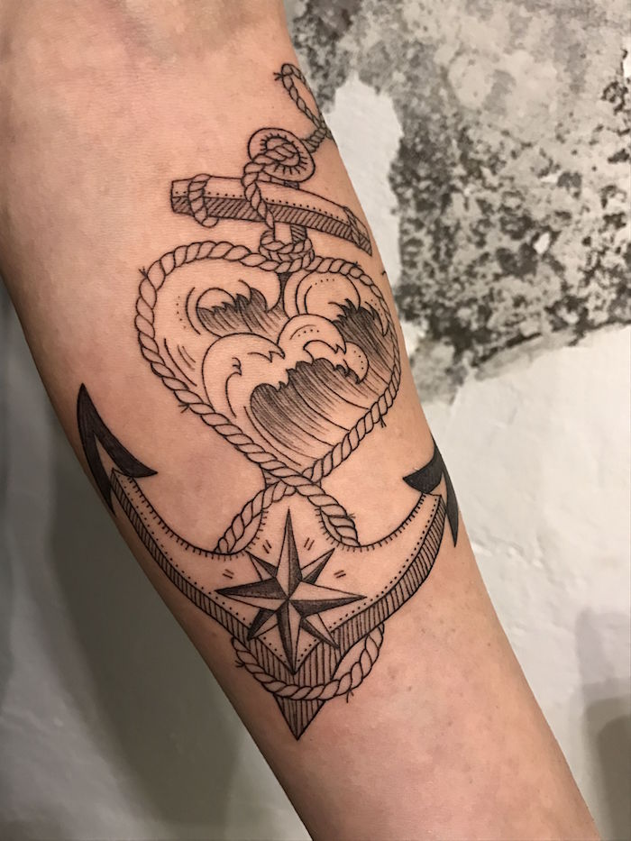 Hoffnung Liebe Tattoo, Anker und Herz aus Seil mit Welle darin 