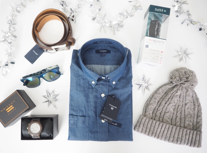 weihnachtsgeschenke für männer, blaues hemd, graue mütze, brauner gürtel, geschenk set