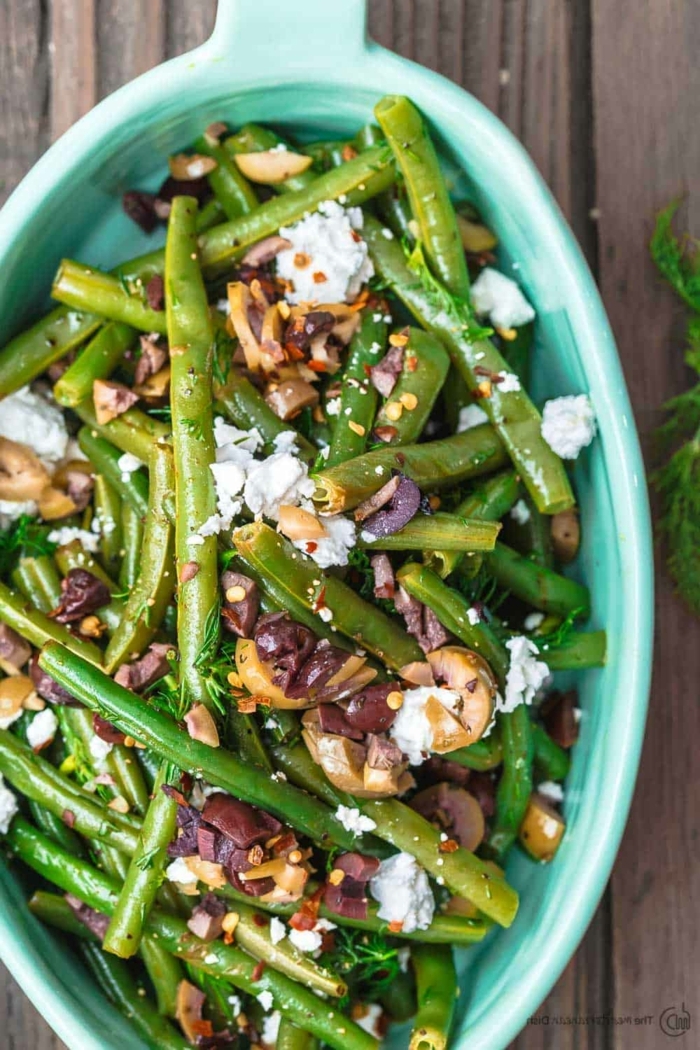schnelle salate, gesund essen, wintersalat mit grünen bohnen, oliven und ziegenkäse