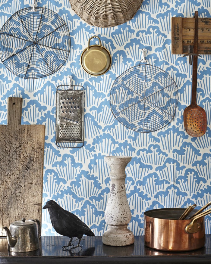 Küche Wandgestaltung, Stillleben Fotografie, Inneneinrichtung im bohemischen Stil, blaue Tapeten Ideen