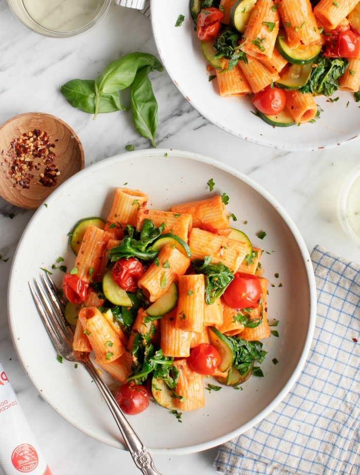 Rezept für Pasta mit Cherry-Tomaten und Basilikum