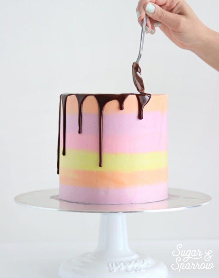 drip cake geburtstag, ombre kuchen mit schokolade dekorieren, tortendeko ideen