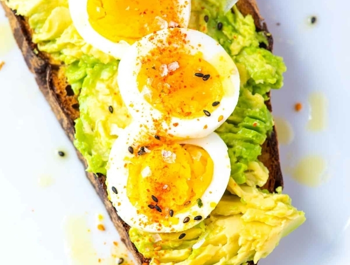 5 schwangerschaft ernährung gesundes frühstück sandwiches mit eier und avocado
