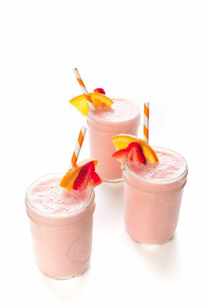 frühstück smoothie selber machen erdbeere bananen orangensaft vanille joghurt 