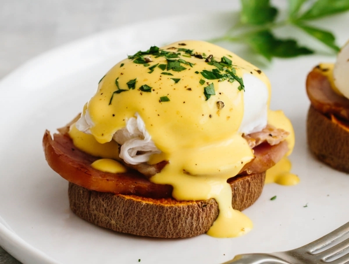 gesunde eier benedict mit süßkartoffeln ei holländischer sauce was ist paleo ernährung leckere gerichte zubereiten