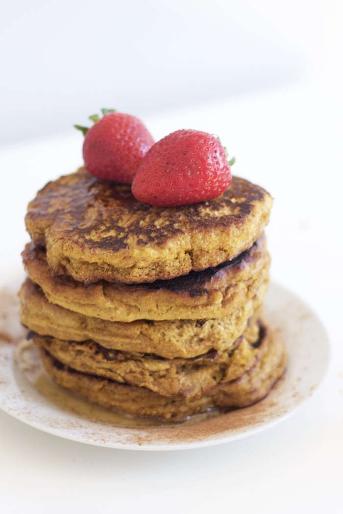 pfannkuchen aus süßkartoffeln paleo ernährung frühstück vegan glutenfrei gesunde ernährungsweise