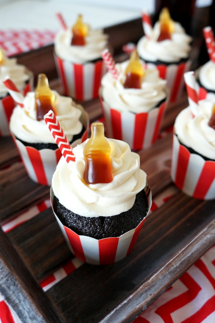 coca cola cupcakes muffin rezept kinder lustige muffins für kindergeburtstag originelle idee zum backen